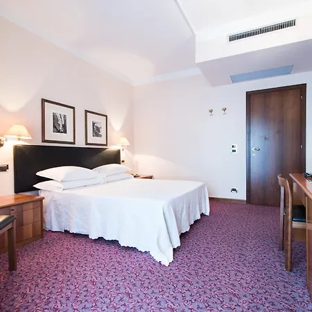 Michelangelo & Day Hotel